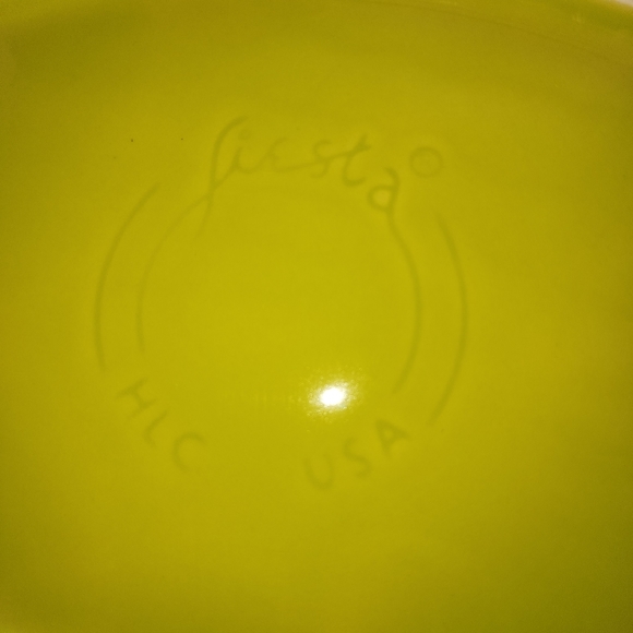 Fiesta Large Platter,  13.5 inch, Lemongrass color - Picture 2 of 3